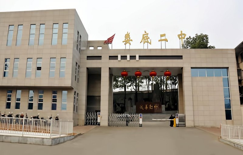 教学楼正门_01